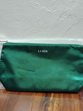 New La Mer Women's Forest Green Satin Cosmetic Bag, Makeup Bag, Toiletry Pouch